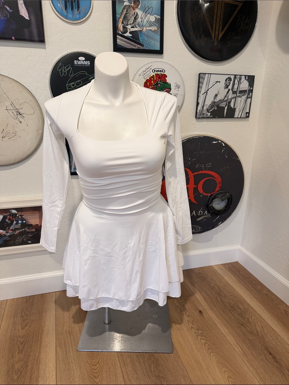 NWT Kaximil Long Sleeve White Midi Dress Size M